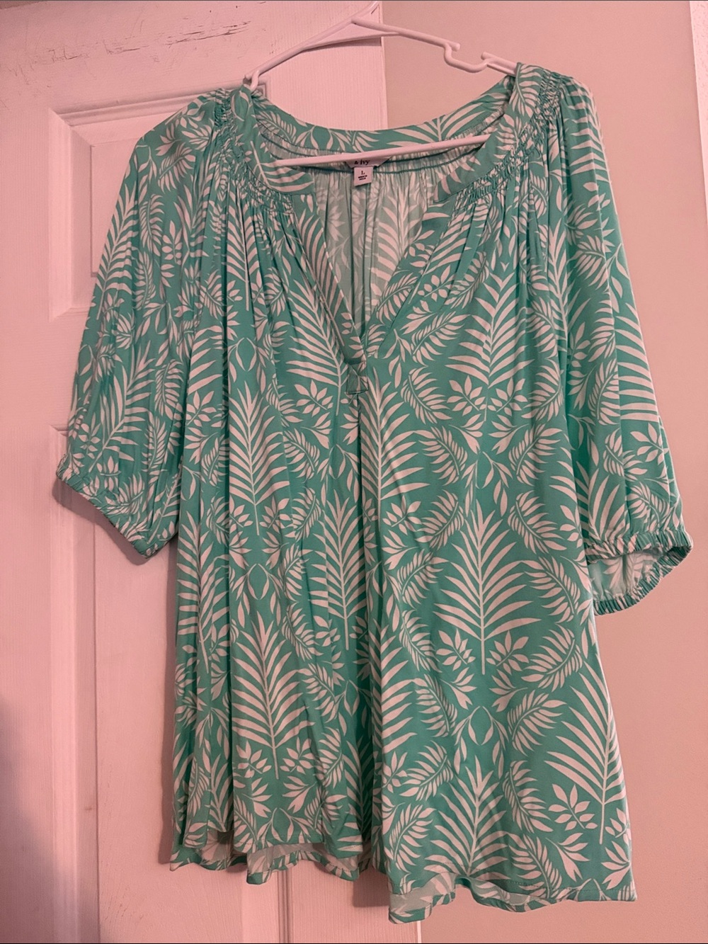 crown & ivy Mint Green Leaf-Print Peasant Blouse